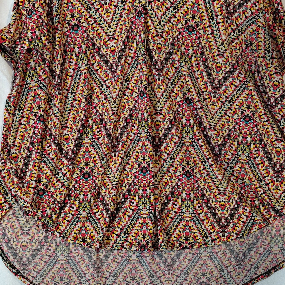 Vibrant Chevron Pattern Women's Blouse - Picture 3 of 11